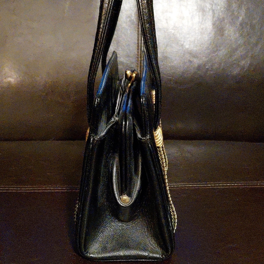 SUMMER SALE Koret Vintage Black and Gold Shoulder Bag - Picture 4 of 9